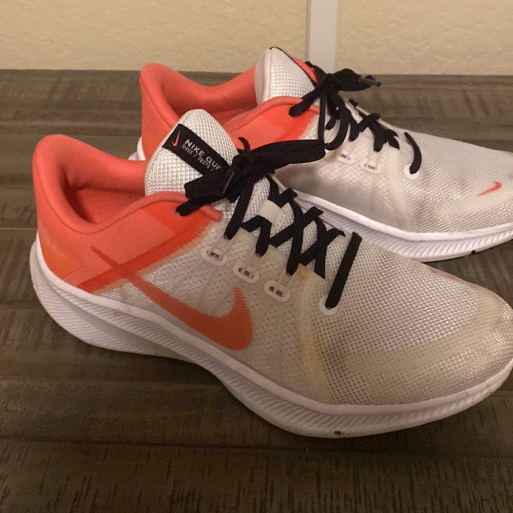 Nike Quest Sneaker View 2